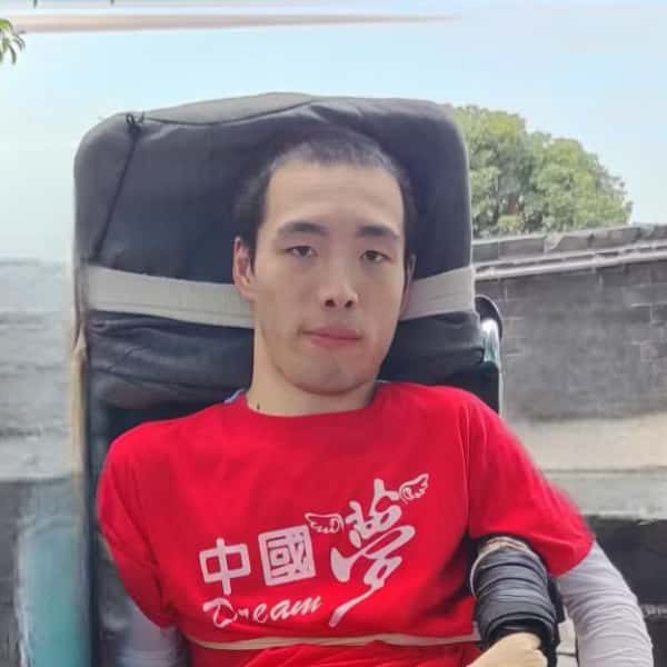 湖南29岁单身帅哥真诚找对象-梅州征婚网
